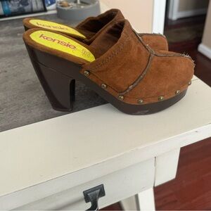 Kenzie Girl Clogs Size 6